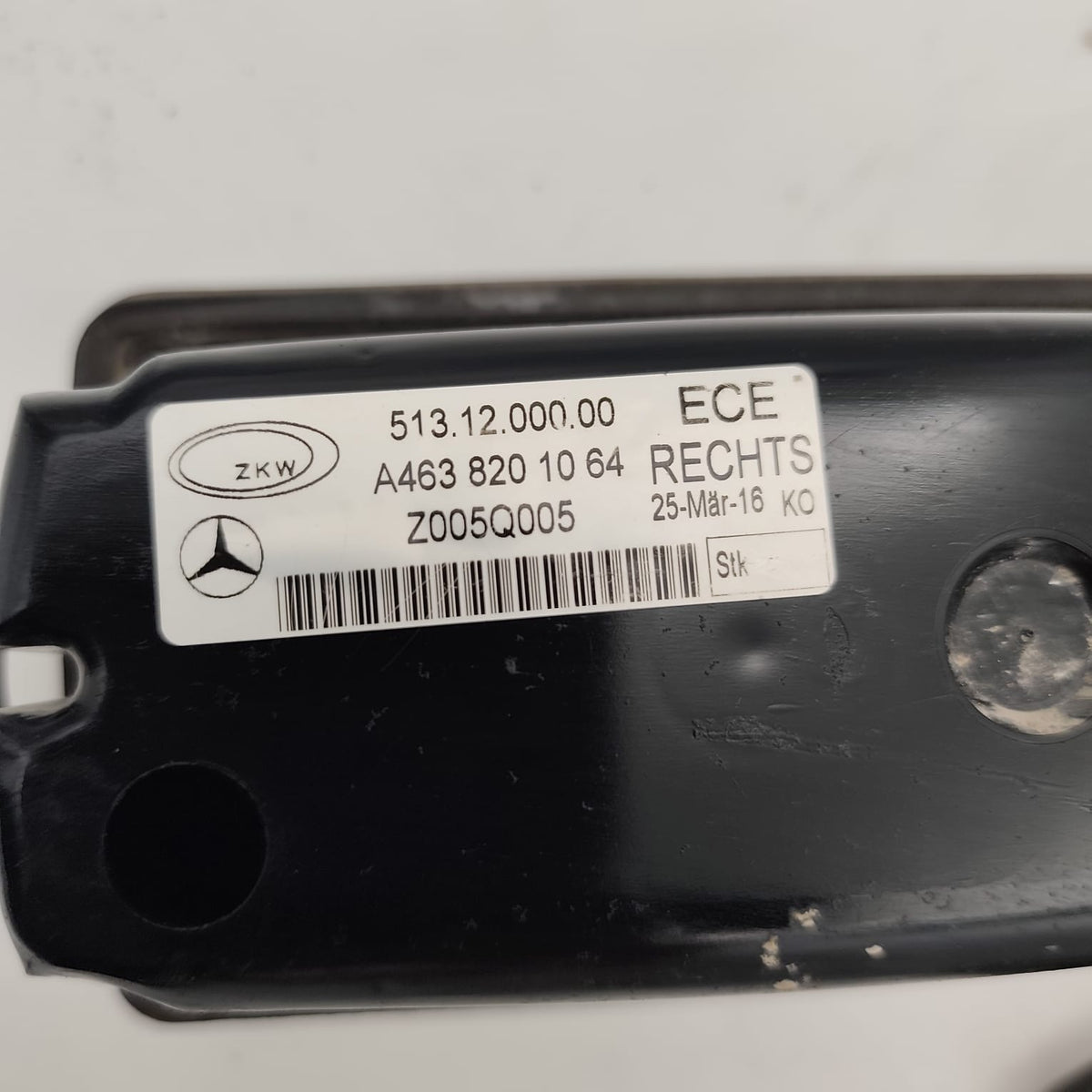 A4638201064 / A4619064000 – SCHLUSSLEUCHTE RECHTS RUECKLEUCHTE G300 / G270 – Mercedes/Puch (Kopie)