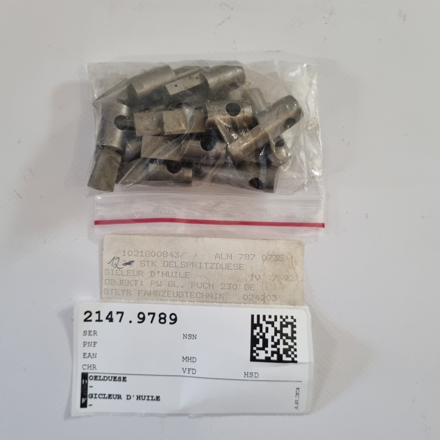 OIL NOZZLE A1021800843