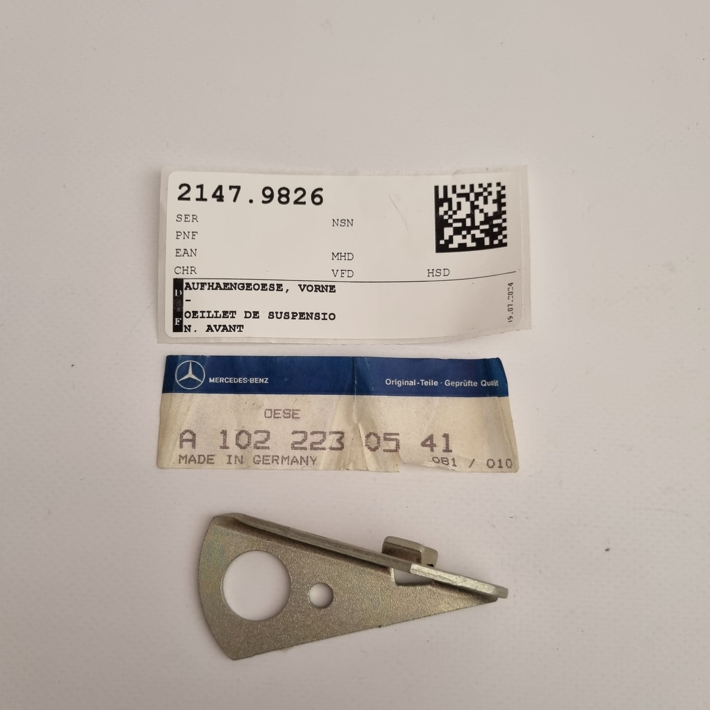 AUFHAENGEOESE / VORNE A1022230541