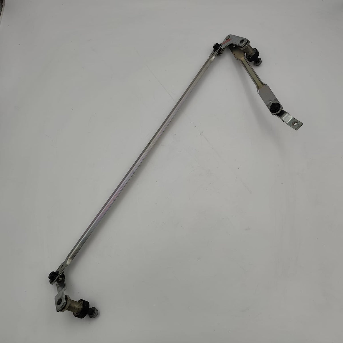 A4618203500   – WISCHERGESTAENGE Zwischen Motorkurbel und Wischerlager G300 / G270 – Mercedes/Puch
