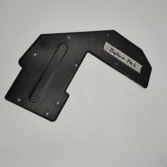 A4616201426 – ABDECKPLATTE BATTERIE VORNE G300 / G270 – Mercedes/Puch