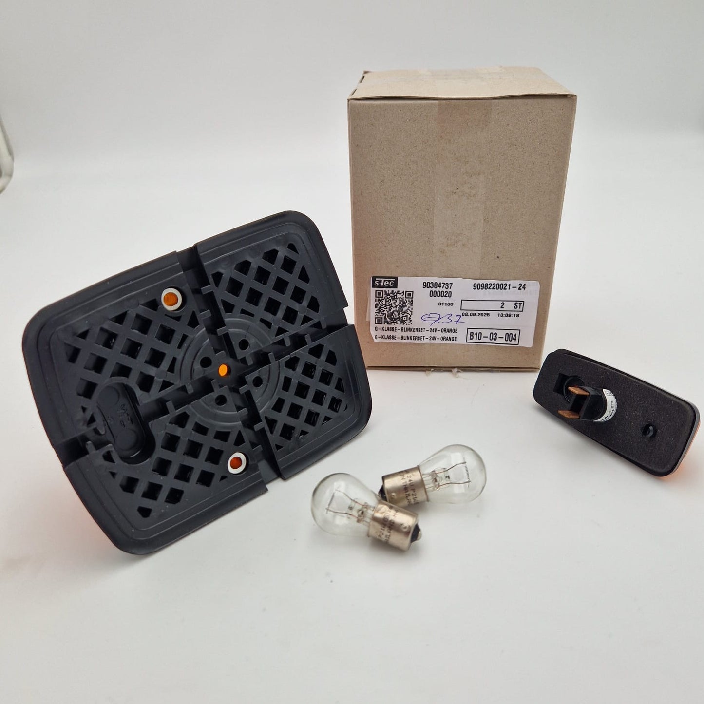 BLINKERSET AUS HAUBEN UND SEITENBLINKER A0008207221