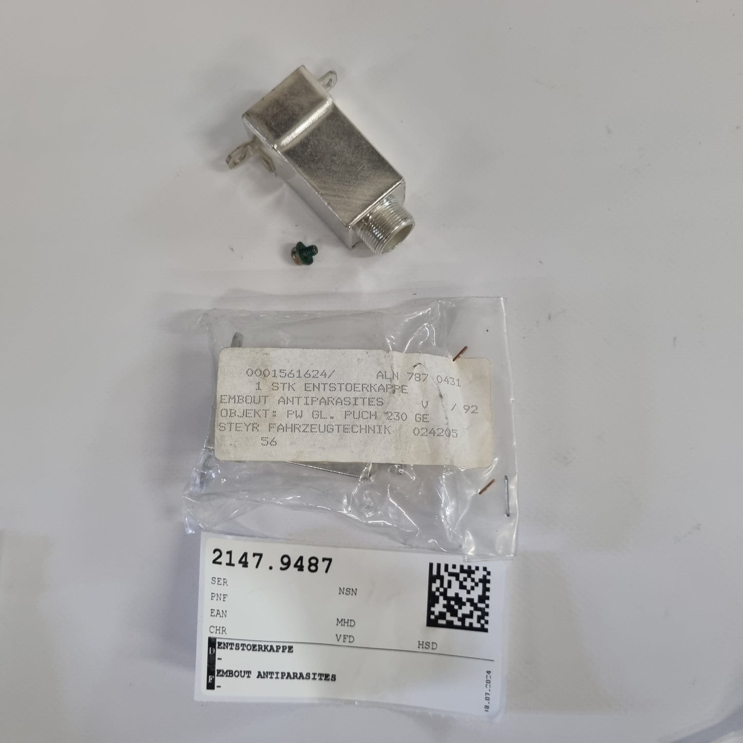 Noise suppressor cap A0001561624