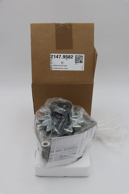 ALTERNATOR Lichtmaschine 28V 10/30A A0081541502