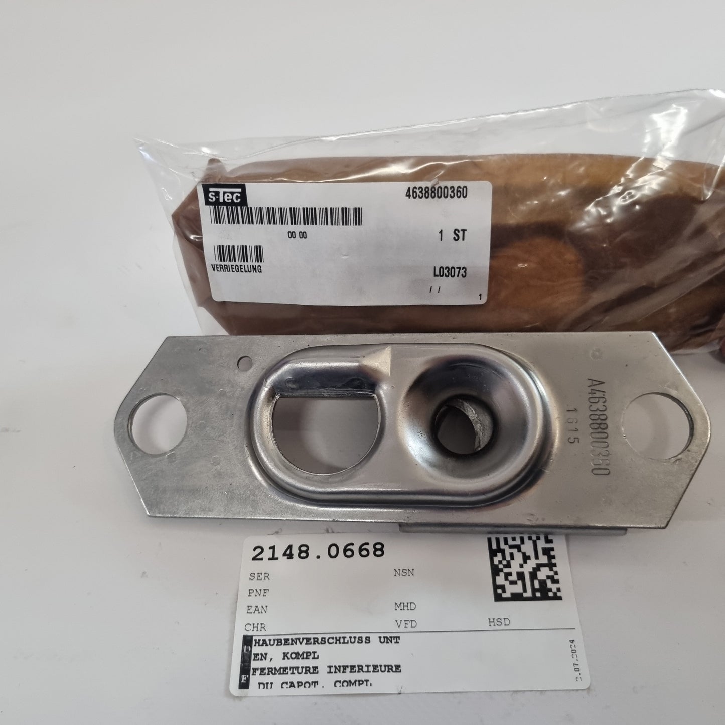 HOOD CLOSURE LOWER / COMPLET A4608800360