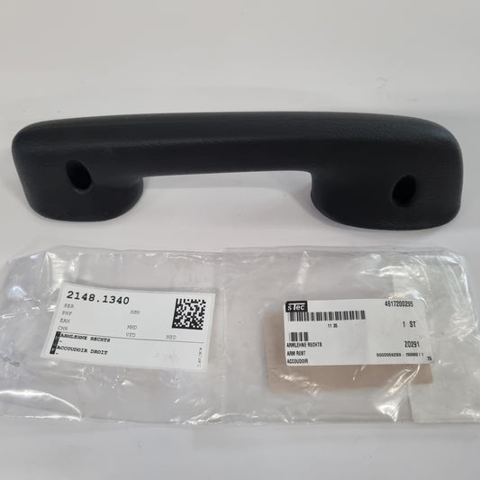 ARMREST RIGHT A4617200295