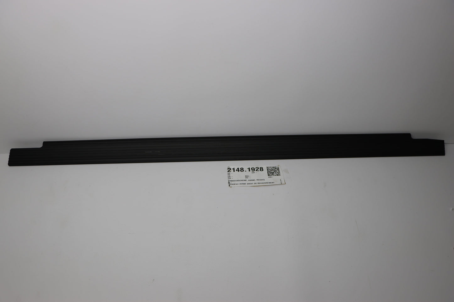 ABDECKSCHIENE / VORNE / RECHTS A4606862636