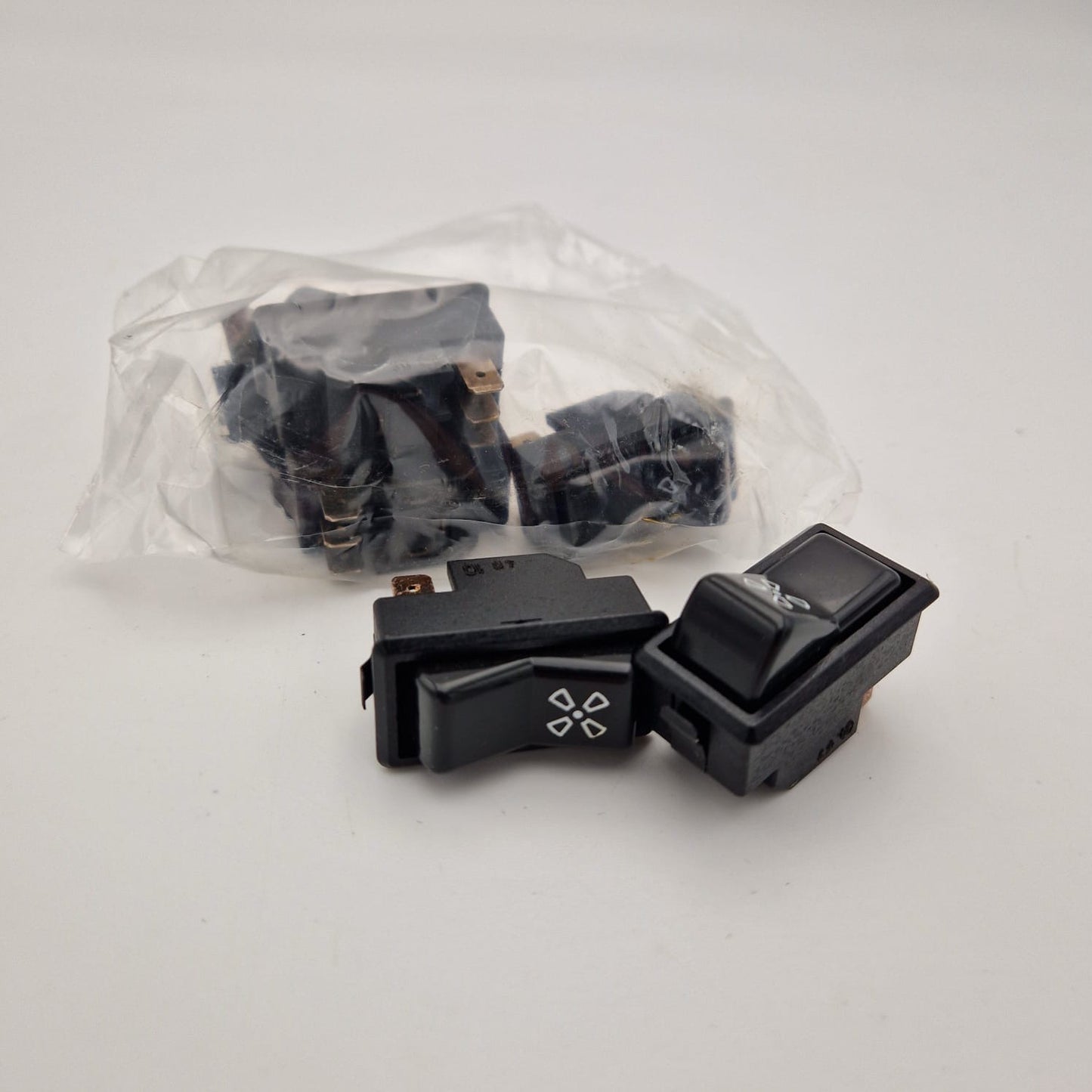 GEBLAESESCHALTER A0018202410