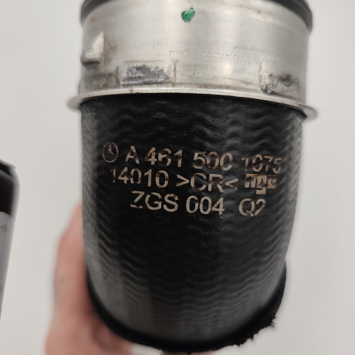 A4615001075 – SCHLAUCH VOM LADELUFTKUEHLER ZUM MOTOR G300 / G270 – Mercedes/Puch